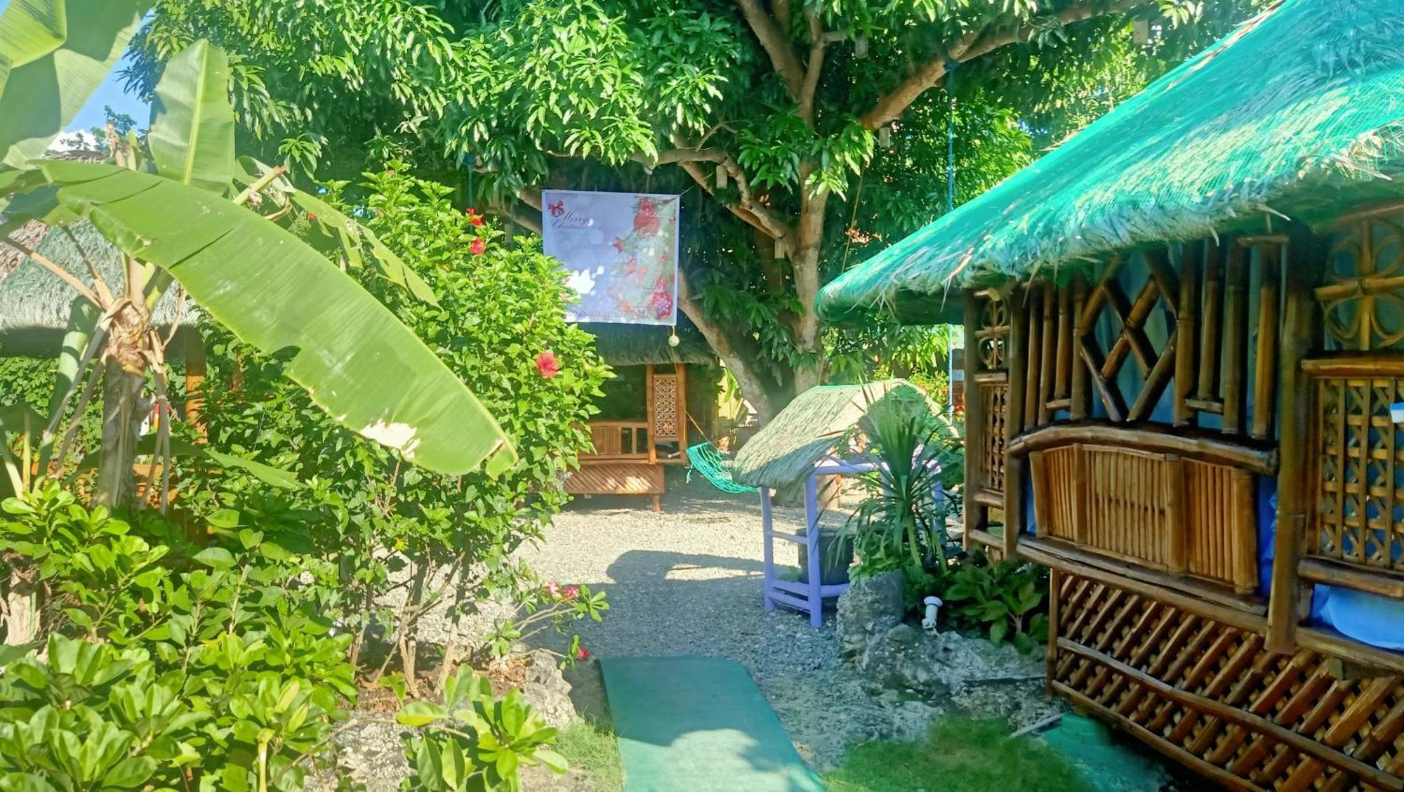 Moalboal Bamboo House / Rooms Exterior foto